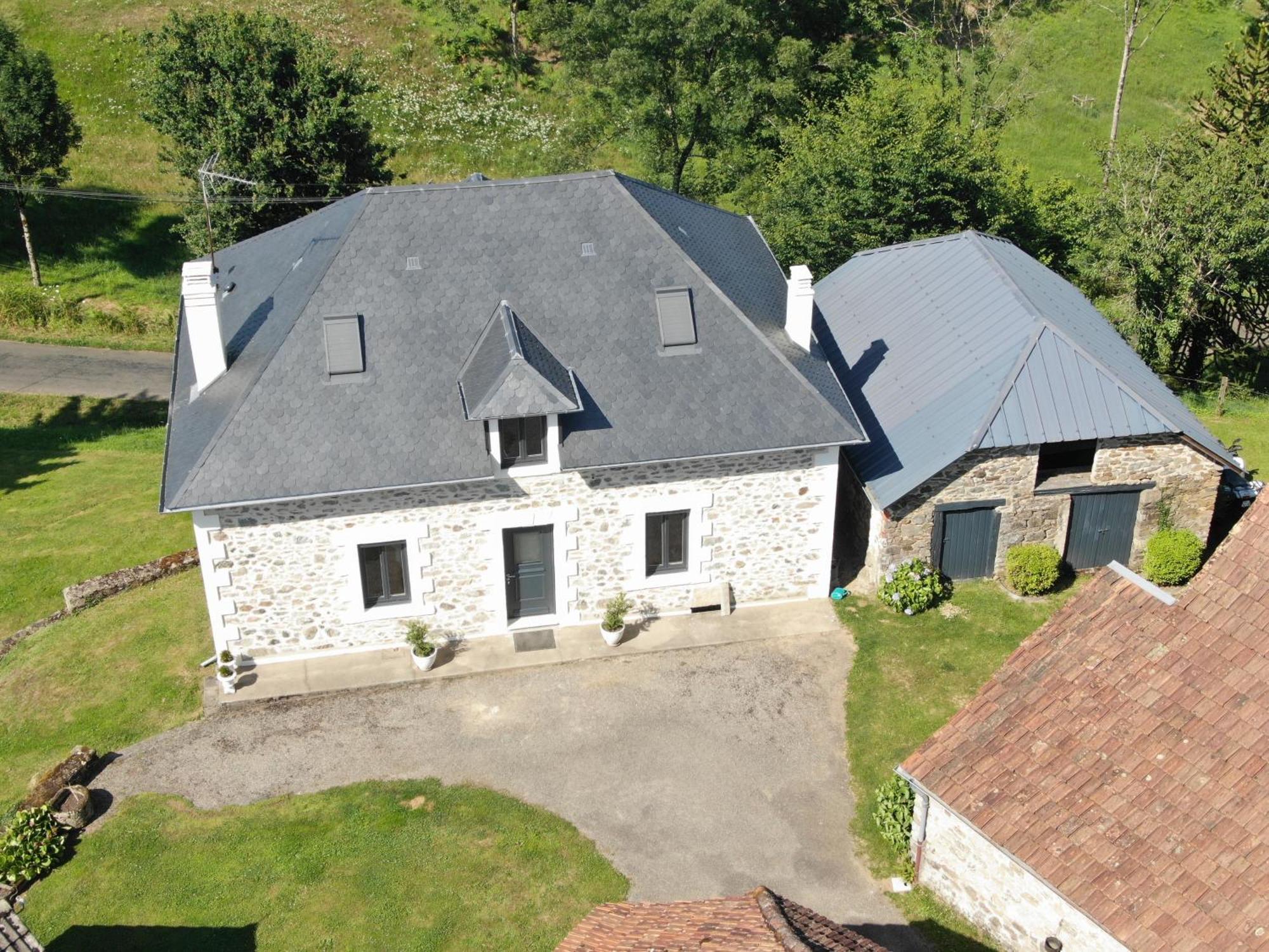 Maison Dans Ancien Corps De Ferme 4 A 6 Personnes Saint-Clement  Buitenkant foto